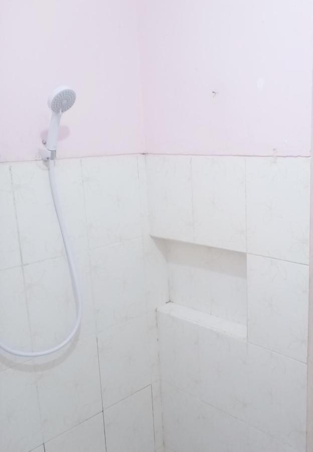 Hotel D'Kost Ketintang Surabaja Zewnętrze zdjęcie