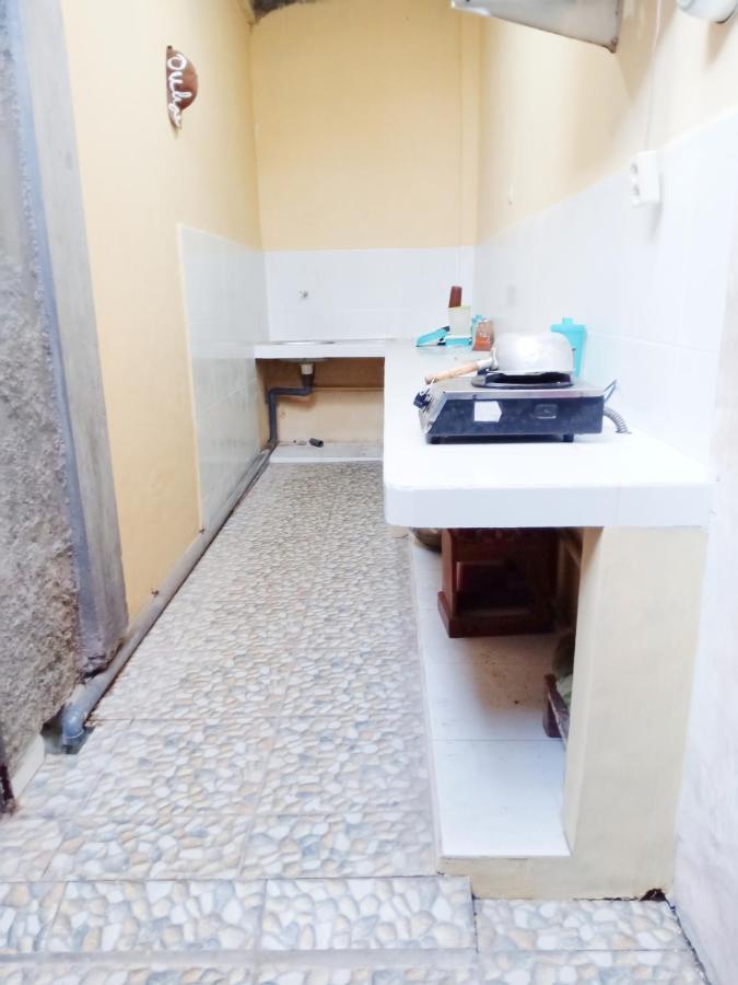 Hotel D'Kost Ketintang Surabaja Zewnętrze zdjęcie