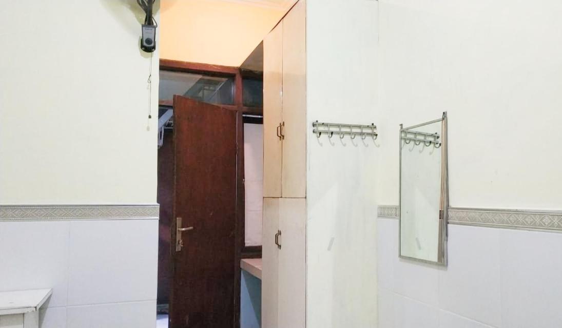 Hotel D'Kost Ketintang Surabaja Zewnętrze zdjęcie